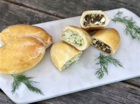  Pirozhki: Uma Explosão de Sabor Definitivamente Deliciosa na Cidade de Yakutsk!