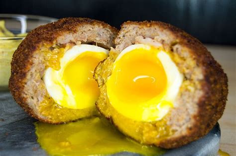  Scotch Egg: Uma Delícia Britânica Frita e Recheada com Surpresa!