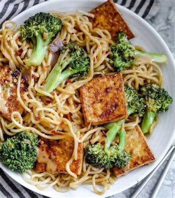  Noodles de carne Hui - Uma fusão deliciosa de sabores picantes e texturas macias!